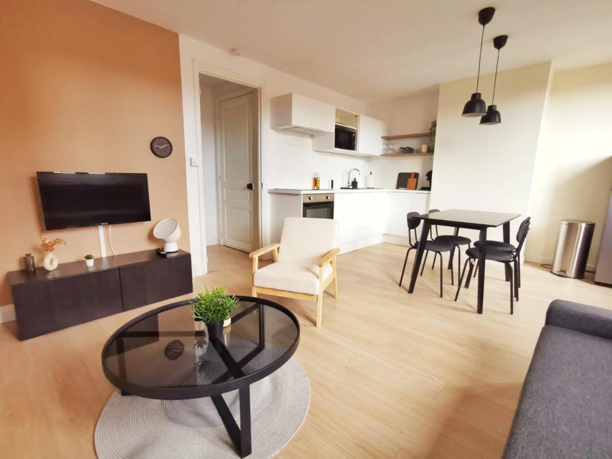Le Contemporain Apartment Lens